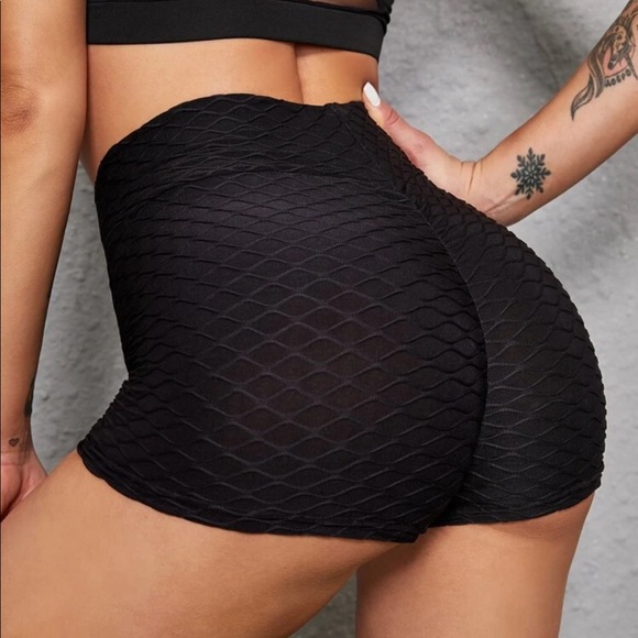 Textured Ruched Comfy Sport Compression Shorts - Picture 2 of 3